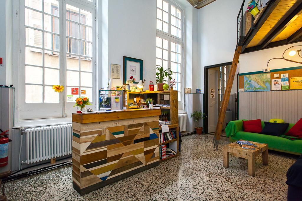 Ostellin Genova Hostel Exterior photo